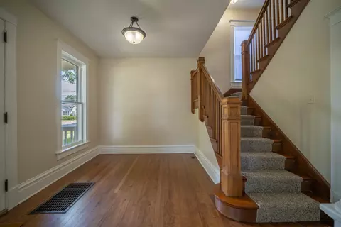 939 Prospect St, Elgin, IL 60120 photo 9