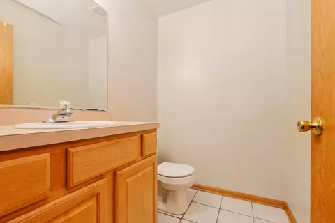 Bath - 15624 Sawyer Ave, Markham, IL 60428 photo 1 of 5