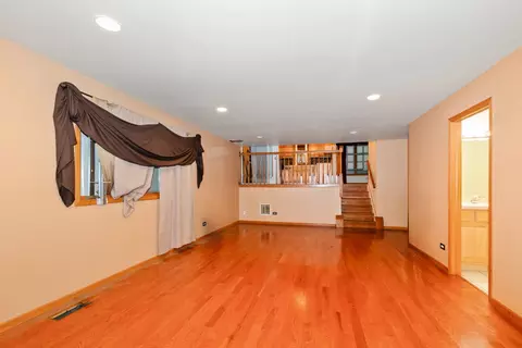 Living - 15624 Sawyer Ave, Markham, IL 60428 photo 5 of 7