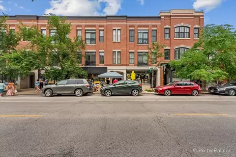 2142 W Roscoe St #3C, Chicago, IL 60618