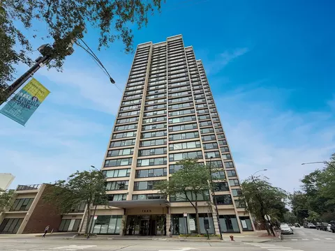 1850 N Clark St #202, Chicago, IL 60614