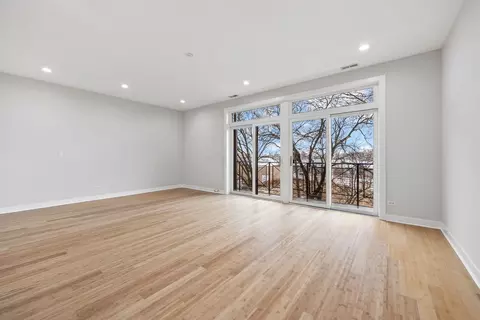 Living - 3130 W Walton St #3, Chicago, IL 60622 photo 1 of 3
