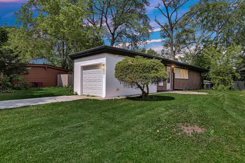 18548 Lyn Ct, Homewood, IL 60430