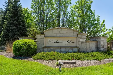 1 Leanda Ln, South Barrington, IL 60010