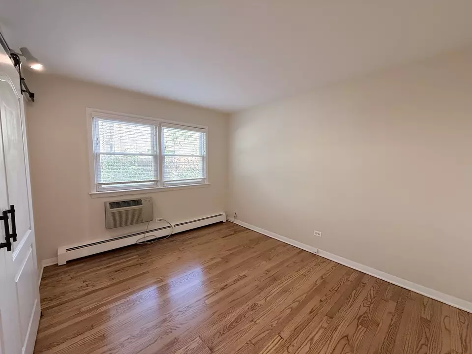 Bedroom - 4700 N Ashland Ave #4, Chicago, IL 60640 photo 2 of 3