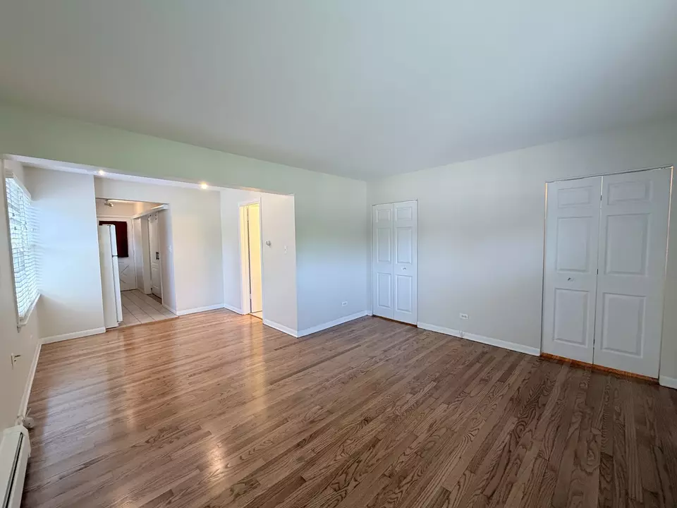 Living - 4700 N Ashland Ave #4, Chicago, IL 60640 photo 7 of 7