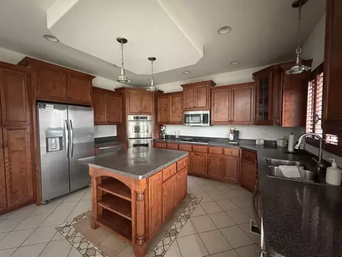 1008 Willow Rd, Matteson, IL 60443 photo 2