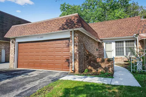 1 S282 Holyoke Ln, Villa Park, IL 60181