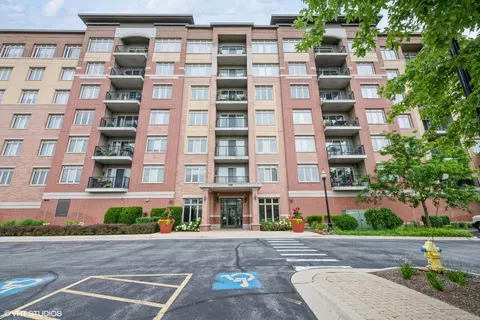 1199 E Port Clinton Rd #504, Vernon Hills, IL 60061