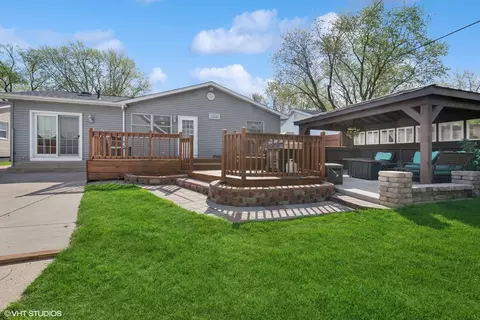 Exterior - 1713 Meadow Ln, Mchenry, IL 60050 photo 7 of 9