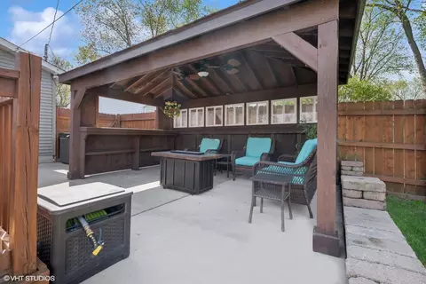 Exterior - 1713 Meadow Ln, Mchenry, IL 60050 photo 6 of 9