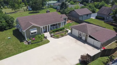 35 W511 Sunnyside Ave, Saint Charles, IL 60174
