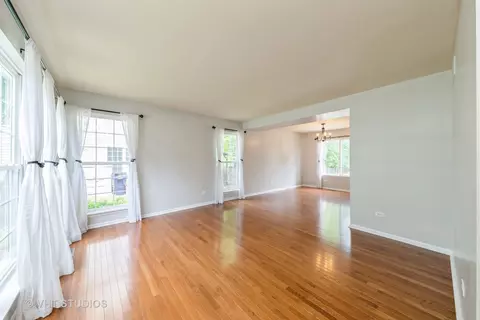 Living - 1289 Evergreen Ln, Elgin, IL 60123 photo 1 of 3