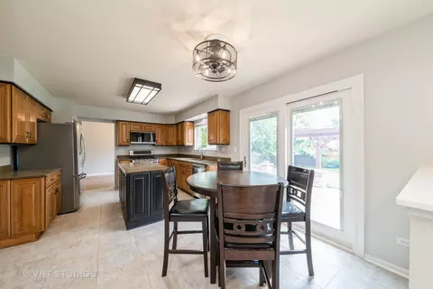 Kitchen - 1289 Evergreen Ln, Elgin, IL 60123 photo 2 of 2