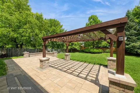 Exterior - 1289 Evergreen Ln, Elgin, IL 60123 photo 3 of 3