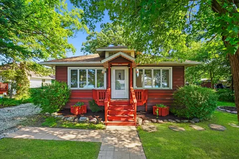 28608 W Parkview Dr, Island Lake, IL 60042