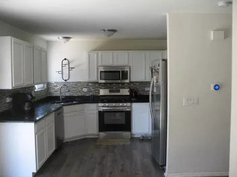 Kitchen - 6302 Meadow Ridge Dr, Plainfield, IL 60586 photo 1 of 2