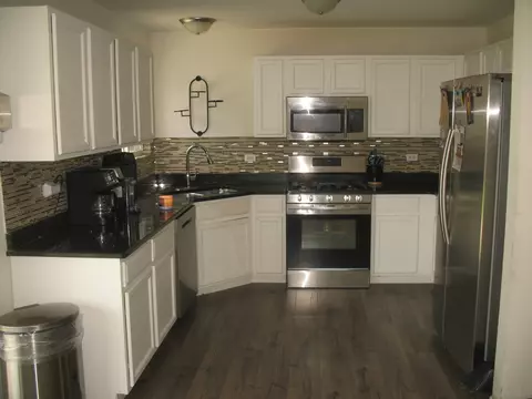 Kitchen - 6302 Meadow Ridge Dr, Plainfield, IL 60586 photo 2 of 2