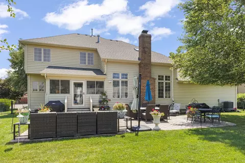 Exterior - 4544 Corktree Rd, Naperville, IL 60564 photo 4 of 12