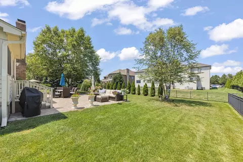 Exterior - 4544 Corktree Rd, Naperville, IL 60564 photo 7 of 12