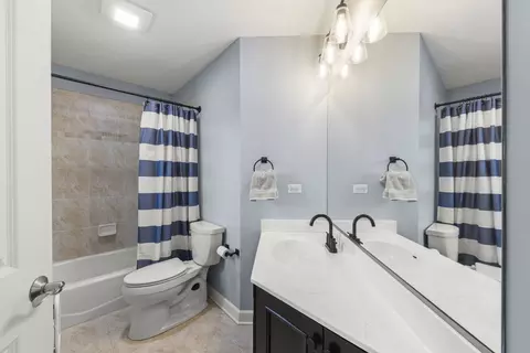Bath - 4544 Corktree Rd, Naperville, IL 60564 photo 6 of 7