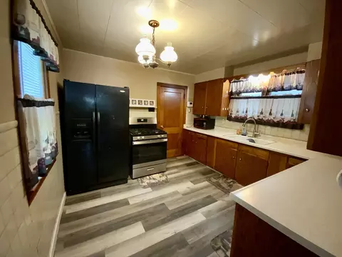 Kitchen - 302 W Abe St, Plano, IL 60545 photo 2 of 2