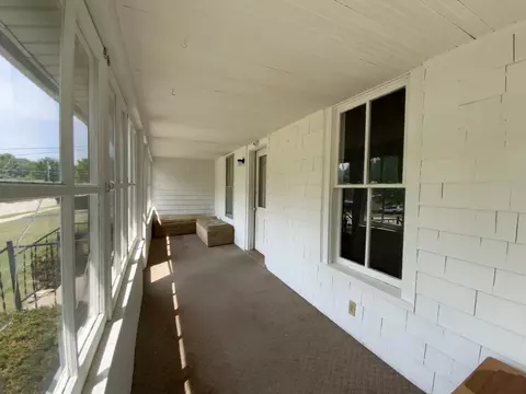 Exterior - 302 W Abe St, Plano, IL 60545 photo 1 of 4
