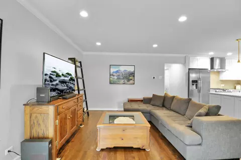 1133 Dell Rd, Northbrook, IL 60062 photo 5