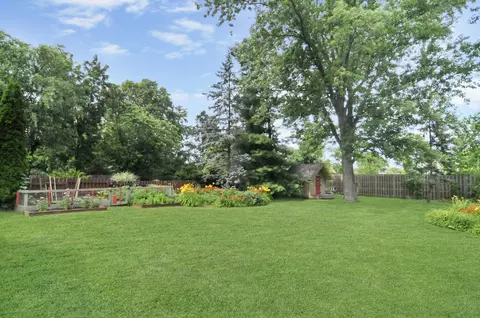 1133 Dell Rd, Northbrook, IL 60062 photo 6