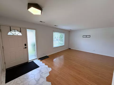 540 W Lodge Trl #E, Wheeling, IL 60090 photo 3