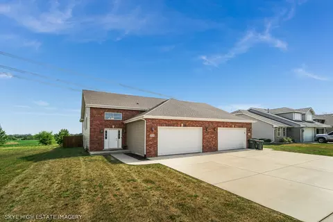 27251 W Deer Hollow Ln, Channahon, IL 60410