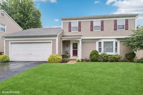 1703 Larson Ave, Saint Charles, IL 60174
