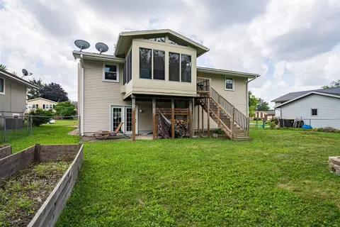 Exterior - 1408 Hanson Dr, Normal, IL 61761 photo 6 of 7