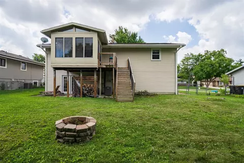 Exterior - 1408 Hanson Dr, Normal, IL 61761 photo 5 of 7