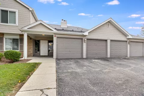 7010 Remington Ct #204, Woodridge, IL 60517