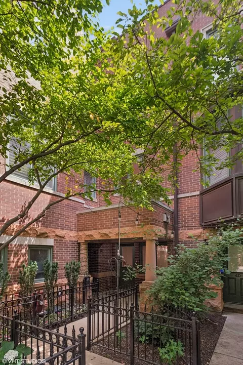 1351 W Altgeld St #4C, Chicago, IL 60614