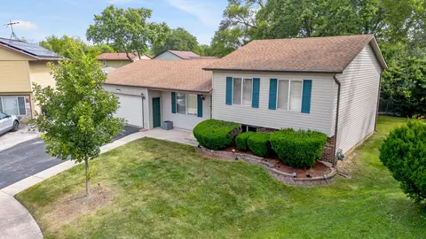 3513 Bordeaux Ct, Hazel Crest, IL 60429