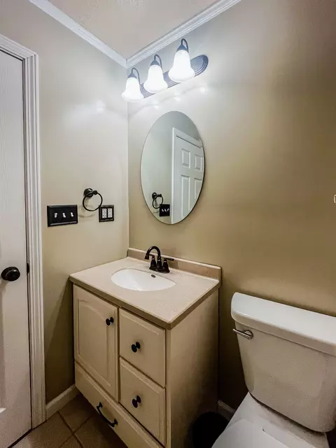 Bath - 378 E Union St, Seneca, IL 61360 photo 2 of 3
