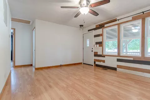 Living - 378 E Union St, Seneca, IL 61360 photo 1 of 6