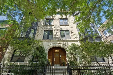 814 W Roscoe St #3E, Chicago, IL 60657