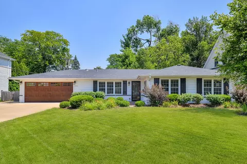 1845 Howard St, Wheaton, IL 60187