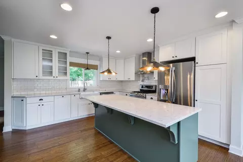 Kitchen - 1845 Howard St, Wheaton, IL 60187 photo 2 of 3