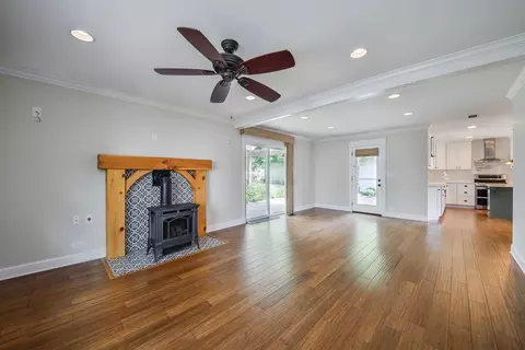 Living - 1845 Howard St, Wheaton, IL 60187 photo 3 of 4