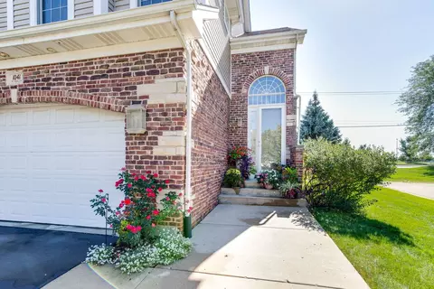 1041 W Bogey Ln, Palatine, IL 60067