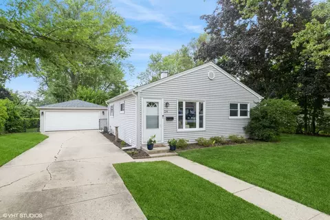 24 Johnathan Rd, Lake Zurich, IL 60047
