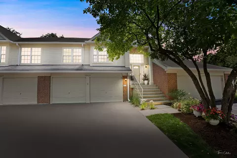 30 W019 Plum Ct, Warrenville, IL 60555