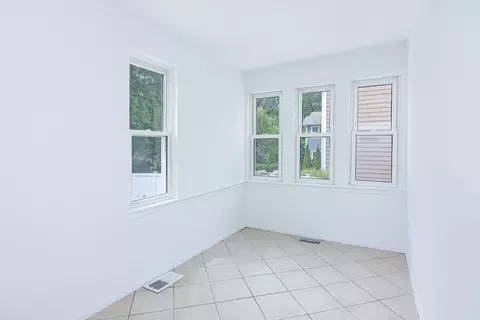 818 E Indiana St, Wheaton, IL 60187 photo 11
