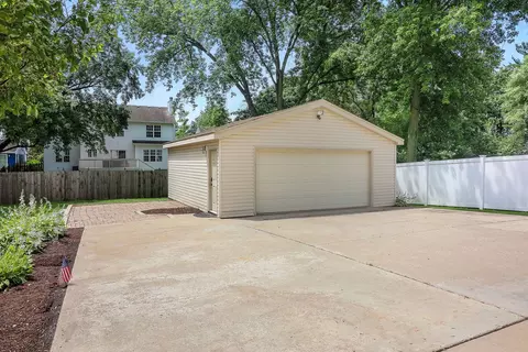 818 E Indiana St, Wheaton, IL 60187 photo 26