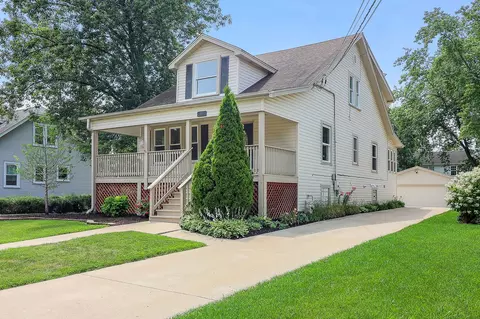 818 E Indiana St, Wheaton, IL 60187 photo 2