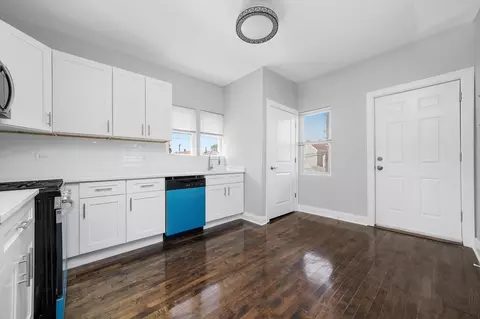 Kitchen - 4426 S Artesian Ave, Chicago, IL 60632 photo 1 of 2